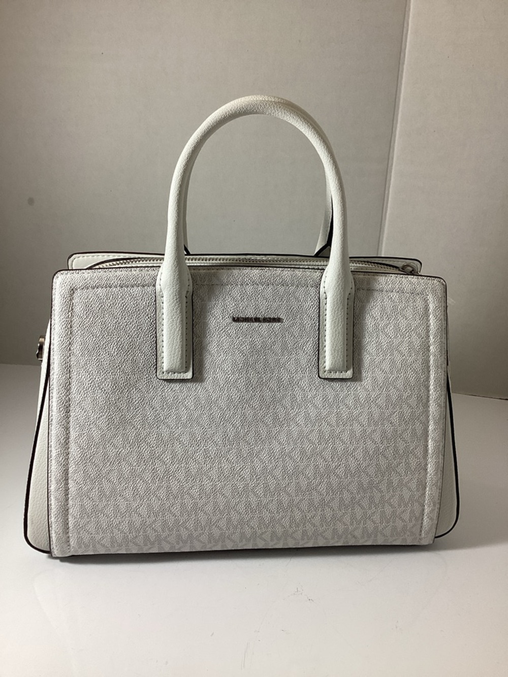 Michael Kors
Medium Laila Satchel - Picture 7 of 12